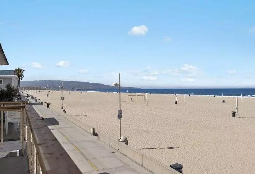 مُتل Sea Sprite Ocean Front