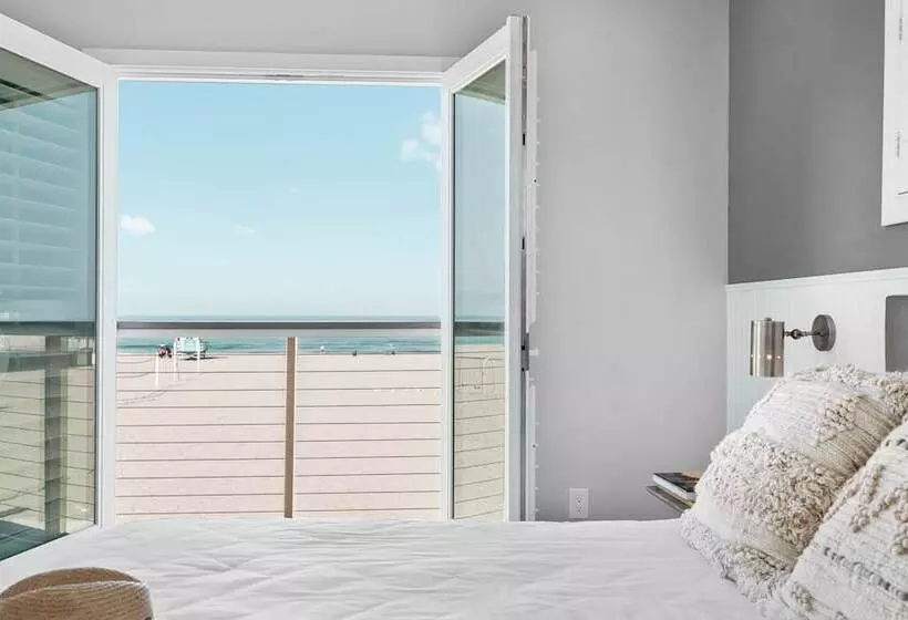 مُتل Sea Sprite Ocean Front