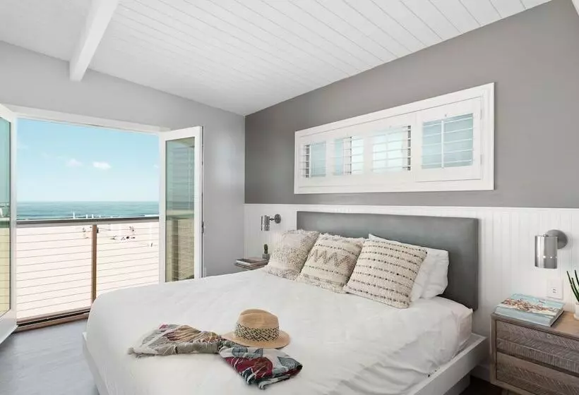 مُتل Sea Sprite Ocean Front