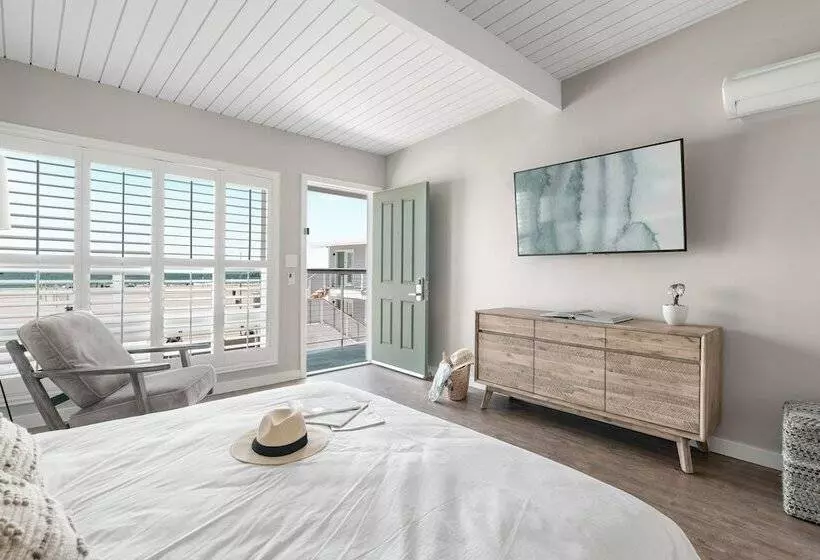 مُتل Sea Sprite Ocean Front