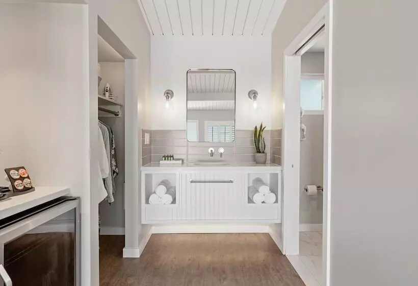 مُتل Sea Sprite Ocean Front