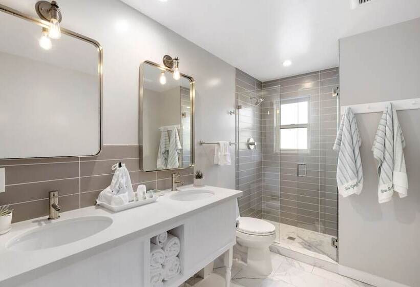 モーテル Sea Sprite Ocean Front