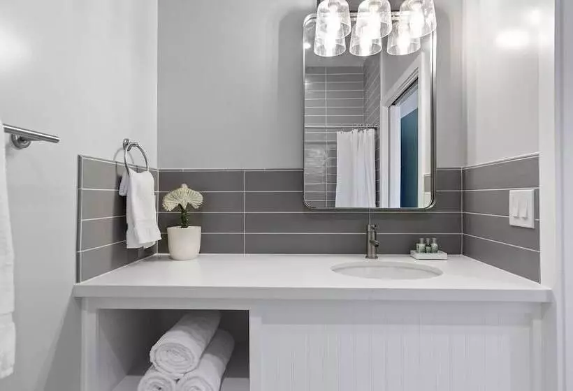 مُتل Sea Sprite Ocean Front