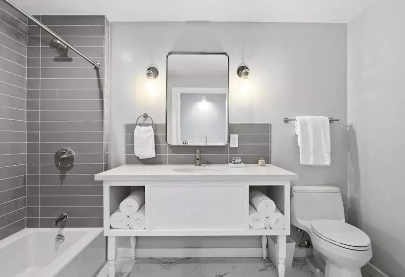 مُتل Sea Sprite Ocean Front