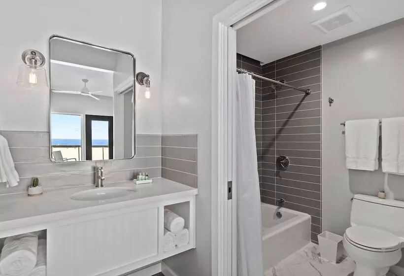 مُتل Sea Sprite Ocean Front