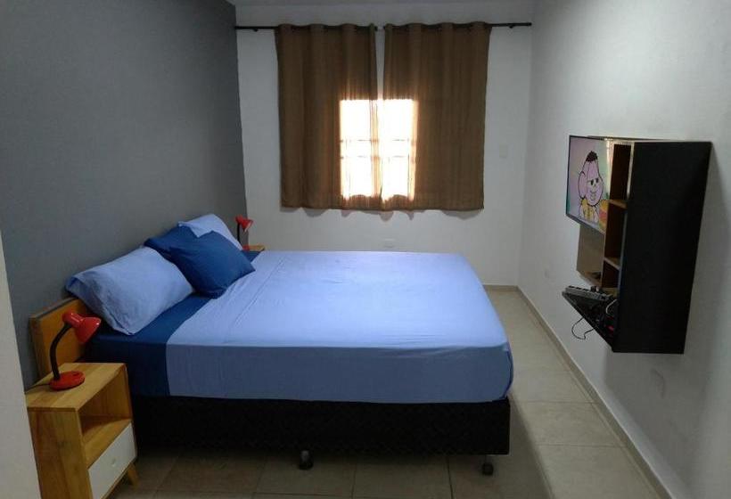 호스텔 Pousada Dos Reis