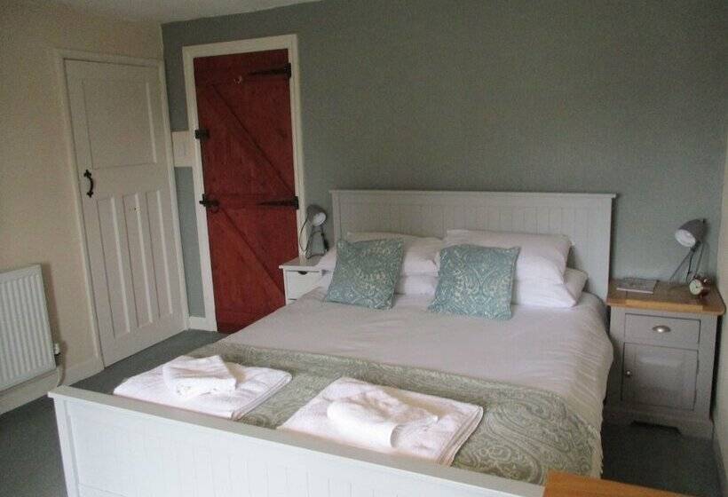 הוסטל Blackbird House, Apartments And Studios