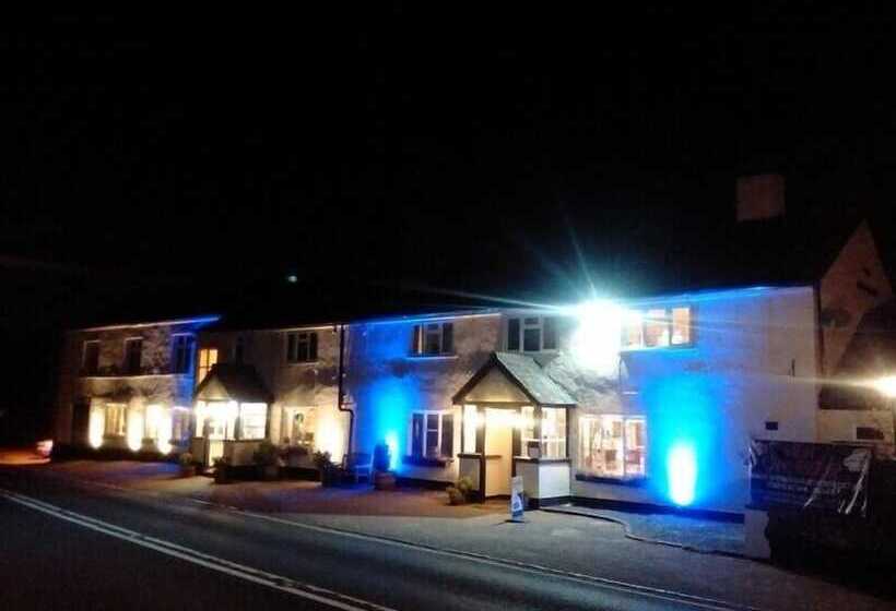 הוסטל Blackbird House, Apartments And Studios