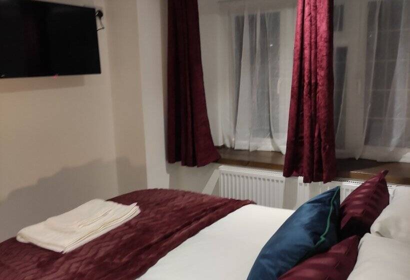 הוסטל Blackbird House, Apartments And Studios