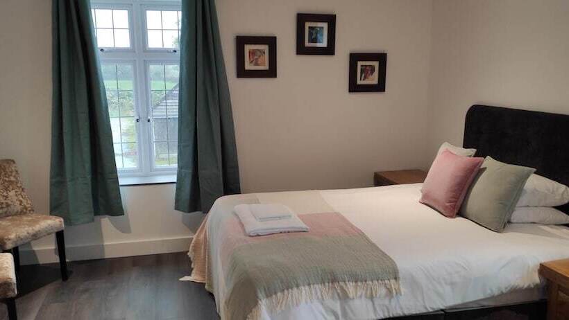 הוסטל Blackbird House, Apartments And Studios