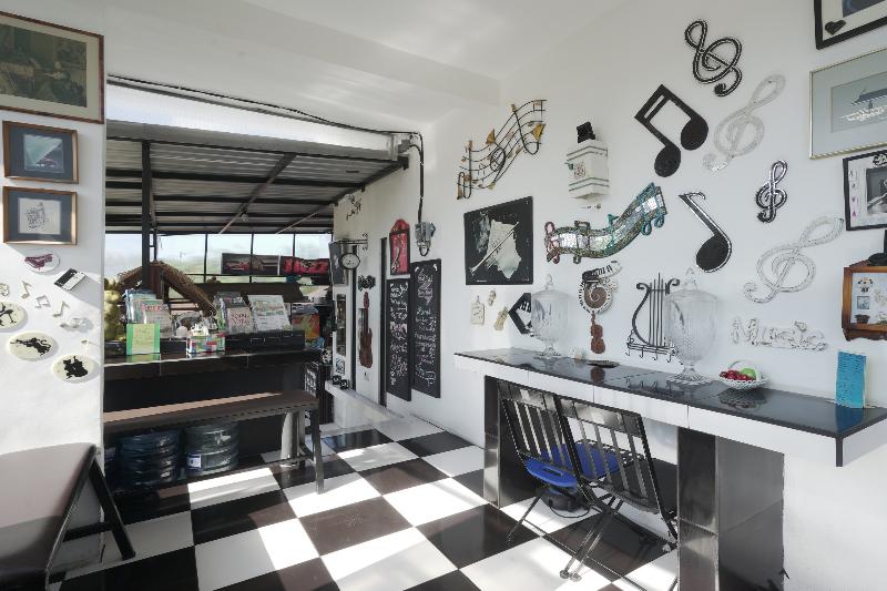 ホテル Oyo 505 Saraswati Serenity