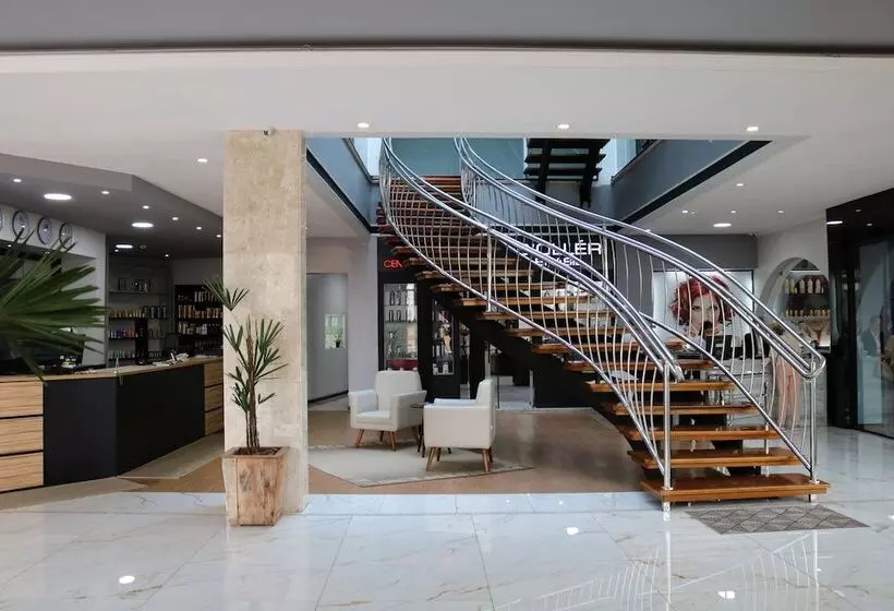 Hotelli Riellis Center