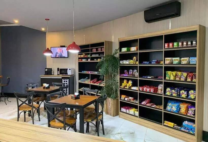 Hotelli Riellis Center