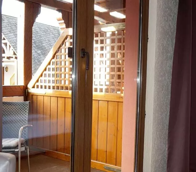 Retkeilymaja Weinhaus Lenz