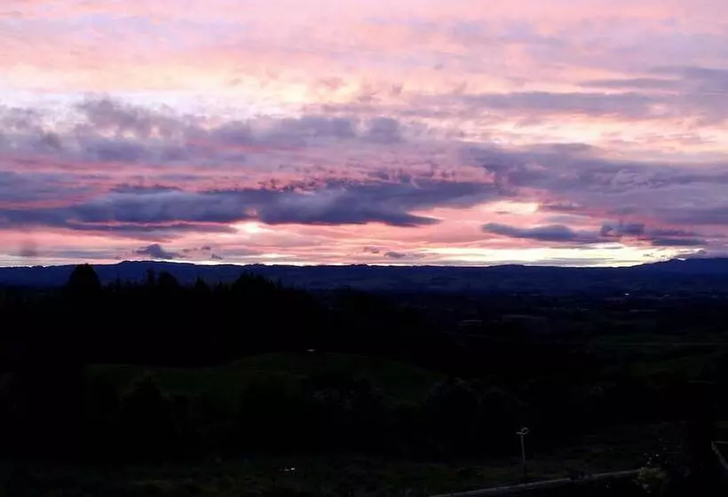 Arohanui Rural Retreat B&b