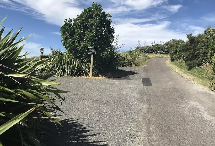 Arohanui Rural Retreat B&b