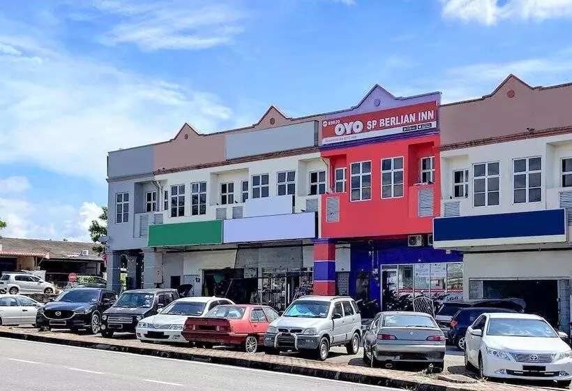 Hotelli Sp Berlian Inn