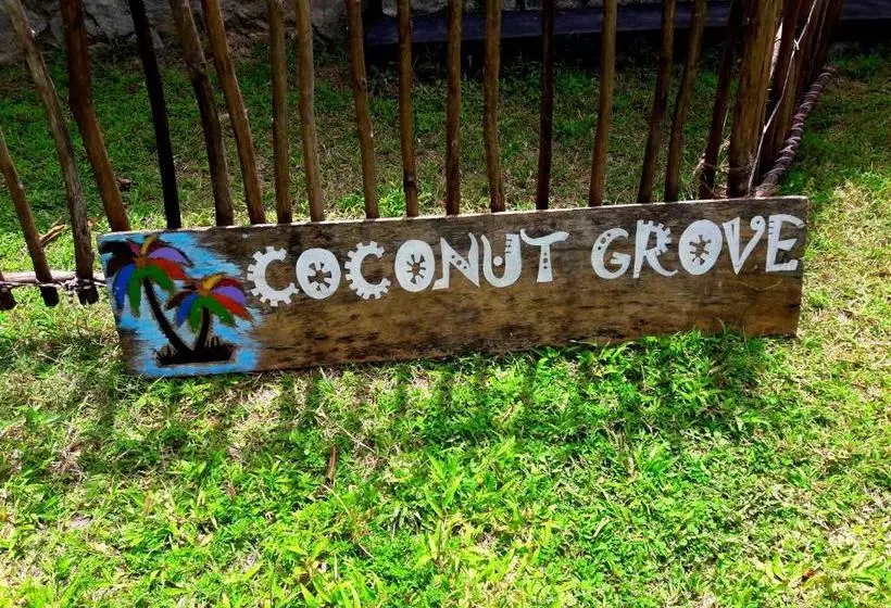 پانسیون Coconut Grove Midigama