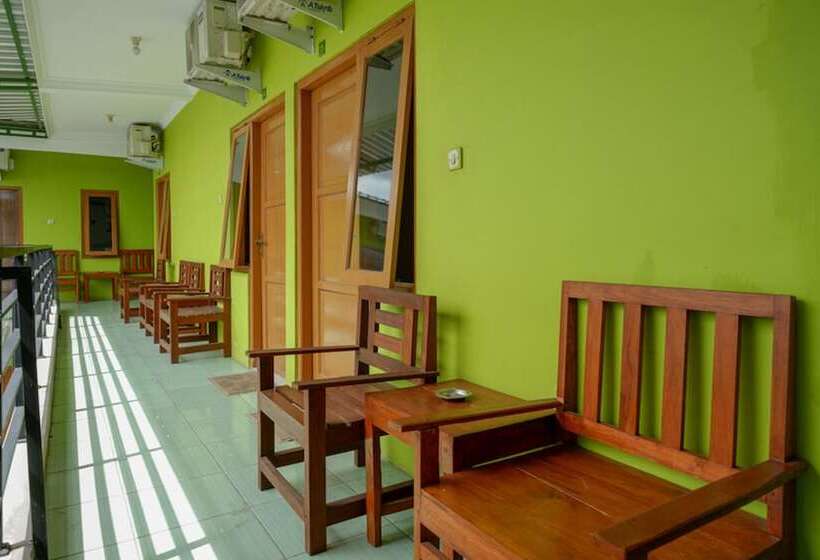 بنسيون Reddoorz @ Jalan Parangtritis