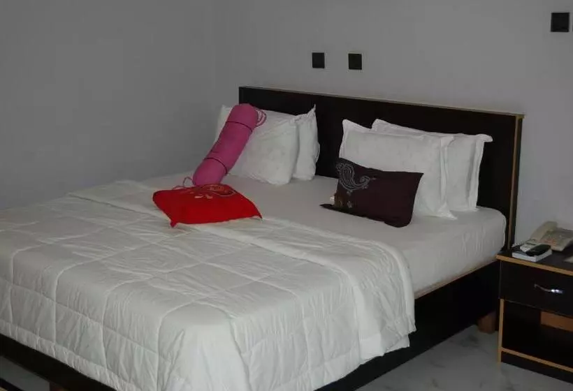 Nue Crest Hotels & Suites