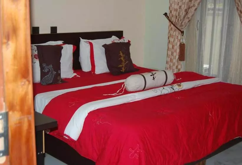 Nue Crest Hotels & Suites