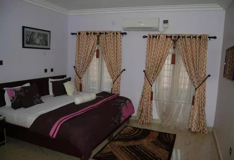 Nue Crest Hotels & Suites