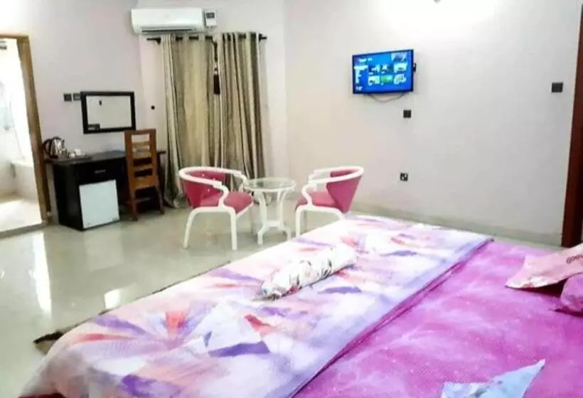 Nue Crest Hotels & Suites