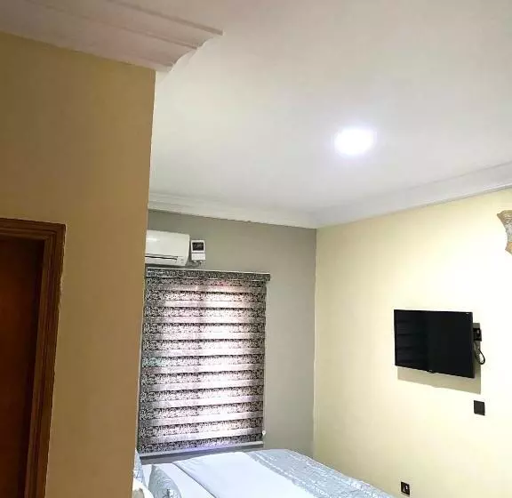 Nue Crest Hotels & Suites