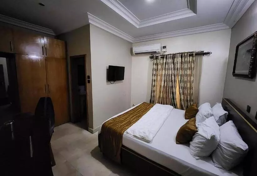 Nue Crest Hotels & Suites