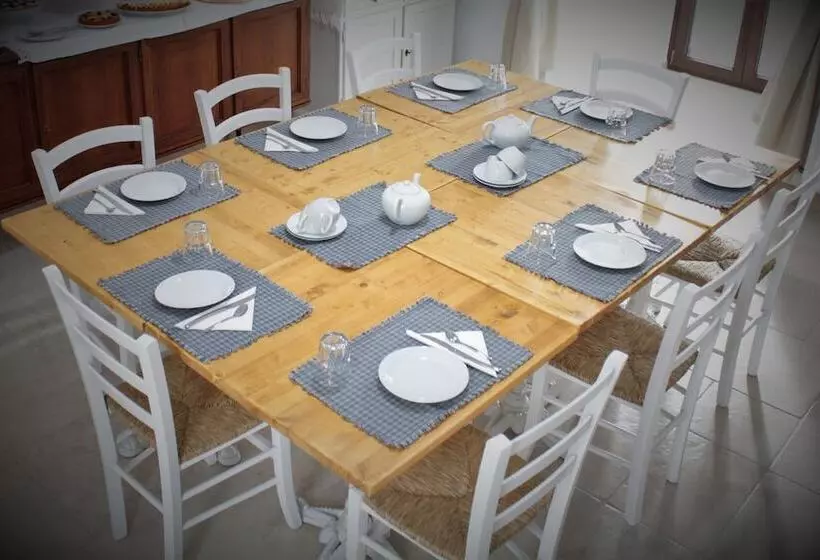 تختخواب و صبحانه A Casa Ventotto