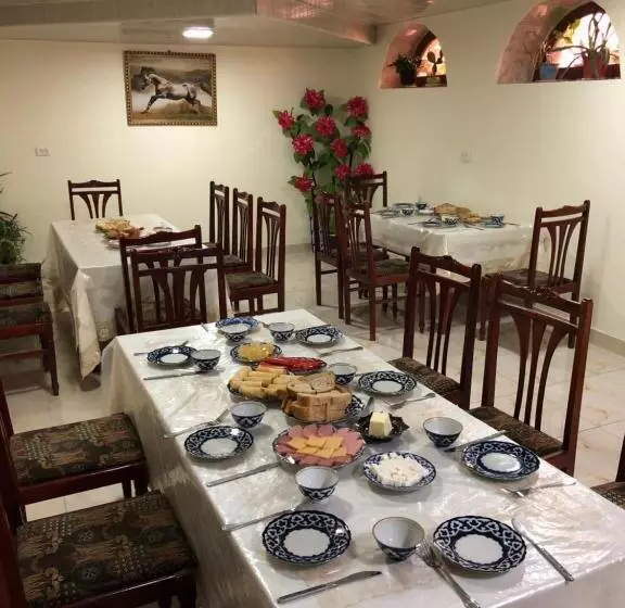 Aamiaismajoitus (B&B) Shahram Plus