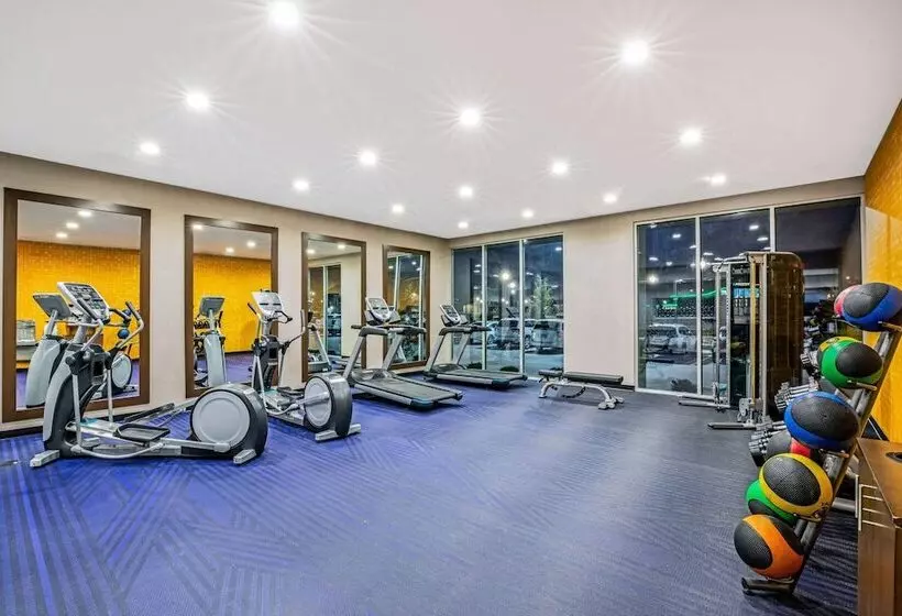 Hotelli La Quinta By Wyndham Waco Baylor Downtown