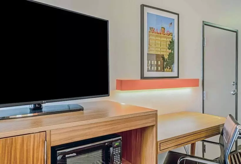 Hotelli La Quinta By Wyndham Waco Baylor Downtown