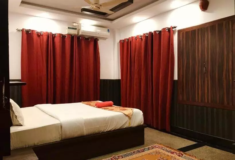 ホテル Swarajdeep Vacations