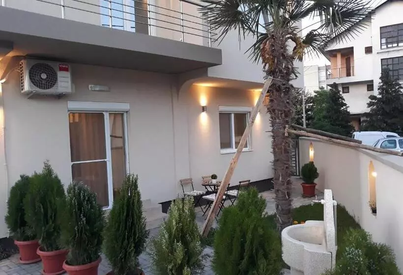 پانسیون Vila & Apartments Matea