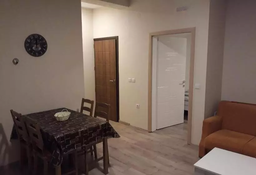 پانسیون Vila & Apartments Matea