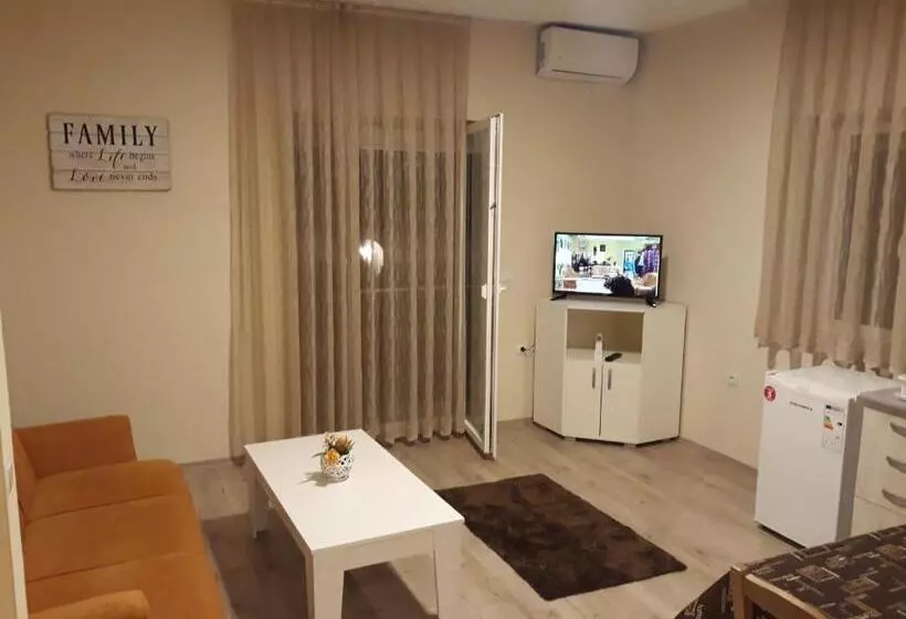 پانسیون Vila & Apartments Matea
