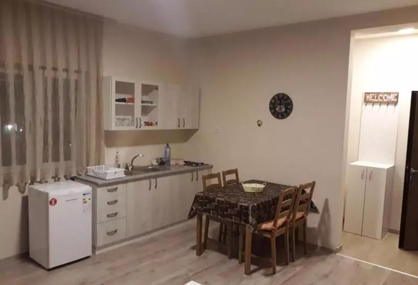 پانسیون Vila & Apartments Matea