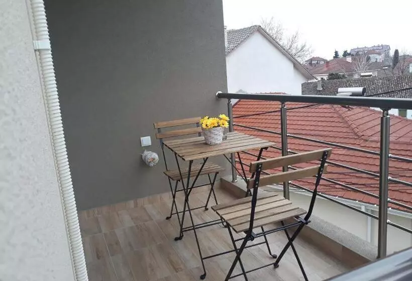پانسیون Vila & Apartments Matea
