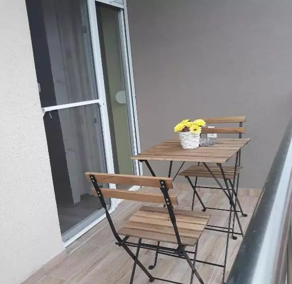 پانسیون Vila & Apartments Matea