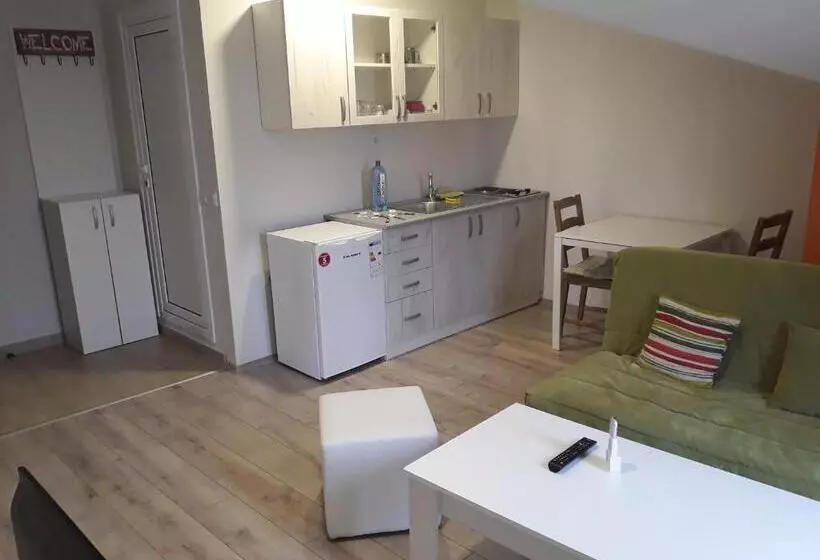 پانسیون Vila & Apartments Matea