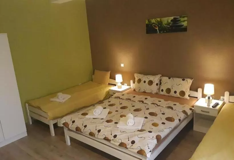 پانسیون Vila & Apartments Matea