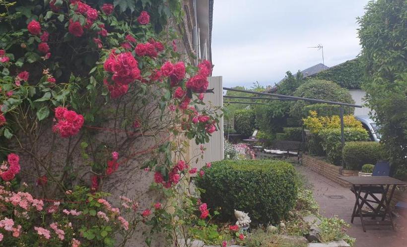 تختخواب و صبحانه La Ferme De Saint Julien