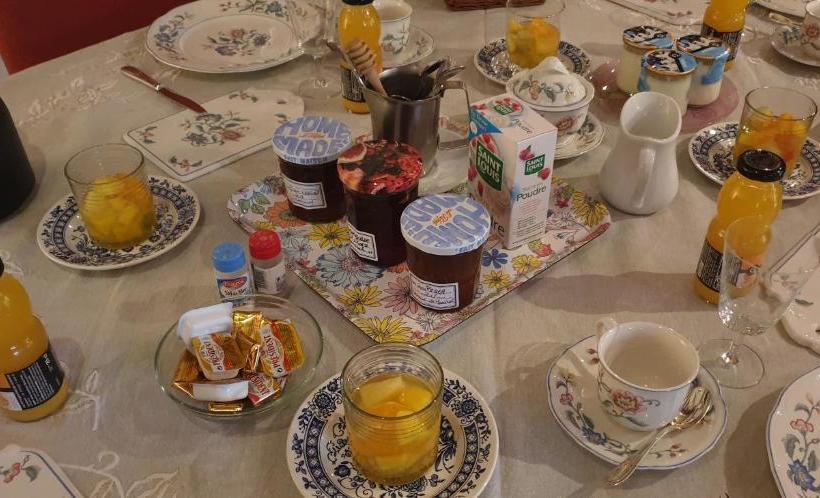 تختخواب و صبحانه La Ferme De Saint Julien