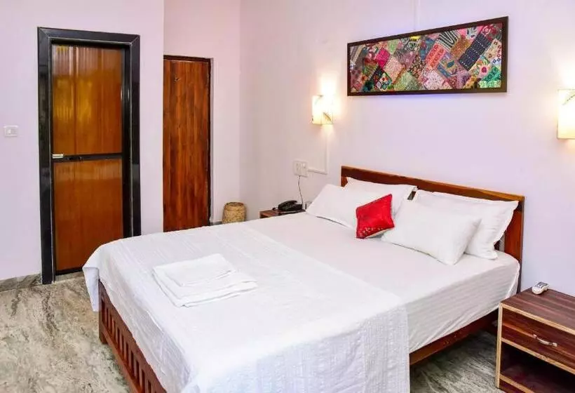 ベッドアンドブレックファースト Laligurasvilla Beachside Escape   100m To Beach