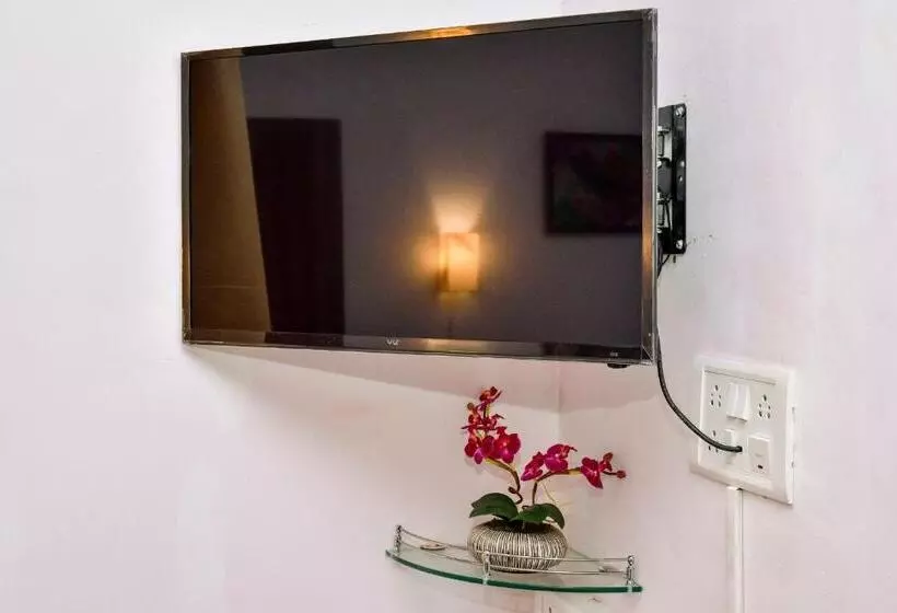 ベッドアンドブレックファースト Laligurasvilla Beachside Escape   100m To Beach