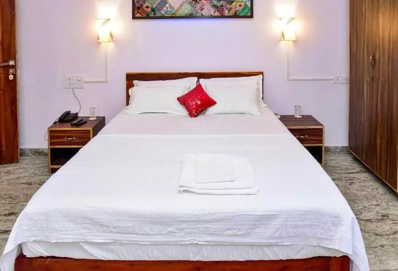 ベッドアンドブレックファースト Laligurasvilla Beachside Escape   100m To Beach