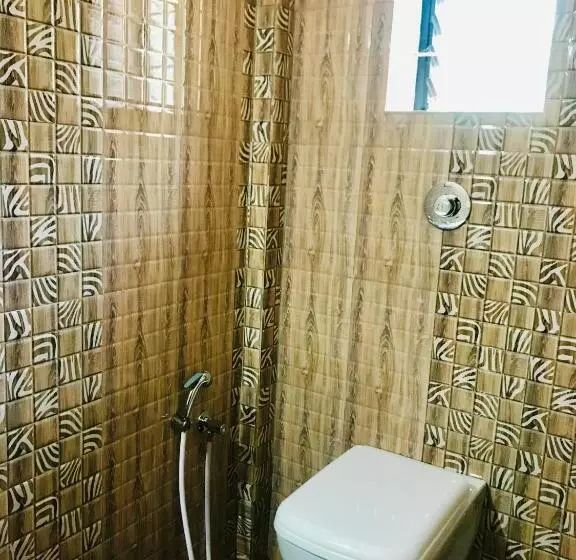 ベッドアンドブレックファースト Laligurasvilla Beachside Escape   100m To Beach