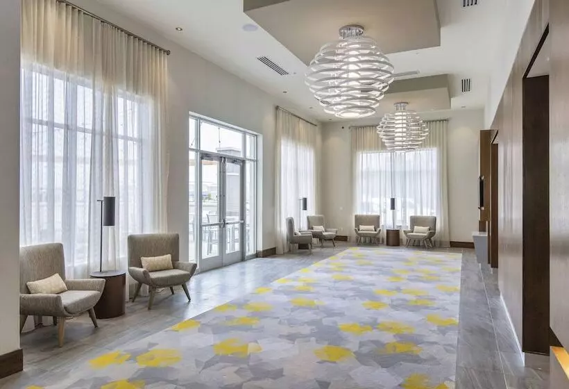 Hotelli Courtyard By Marriott Raleigh Cary/parkside Town Commons