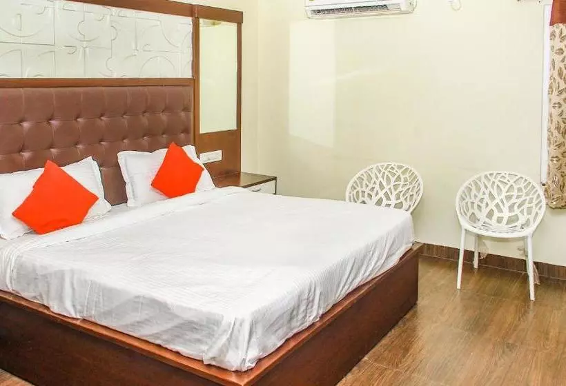 Hotelli Dcm Grand